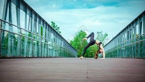 湖人107-99独行侠，东契奇战旧主19+15+12，詹姆斯27+12&末节16分