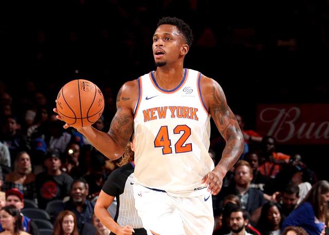 于两极之间 于两极之间